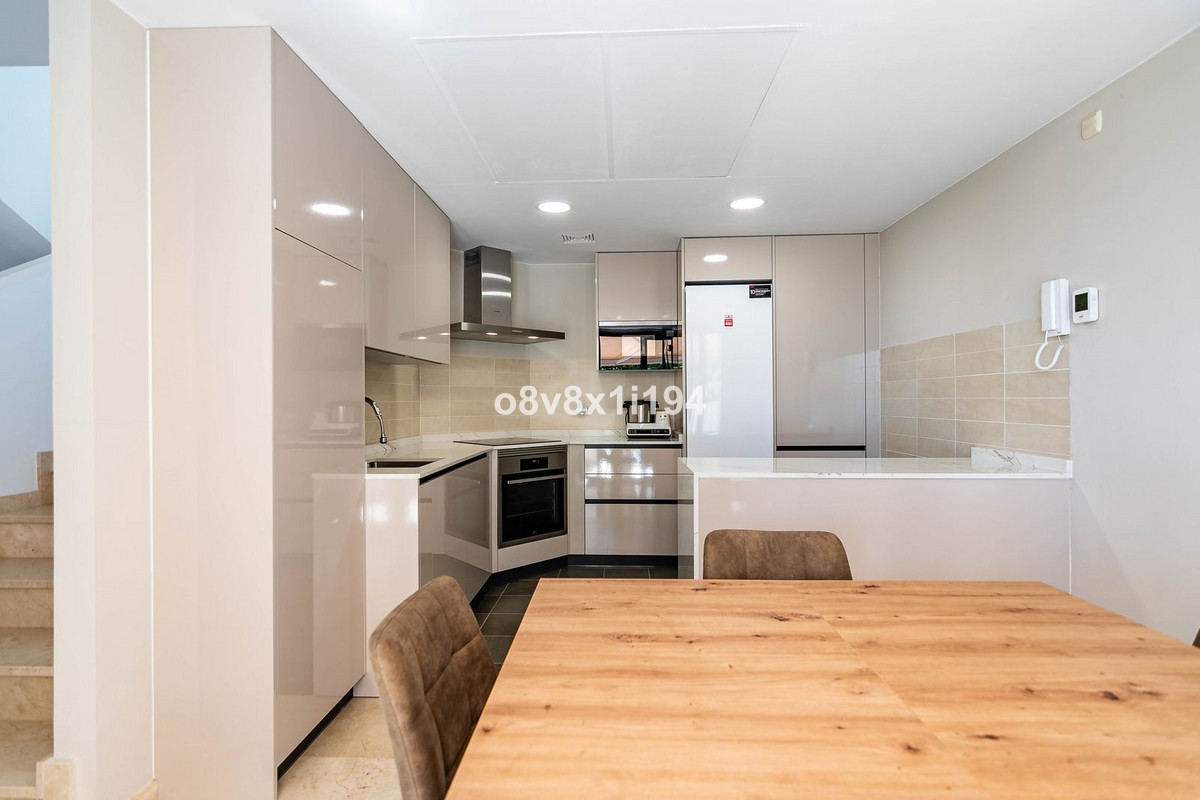 Se vende Pareada de 4 dormitorios en Costa Del Sol, Málaga, España