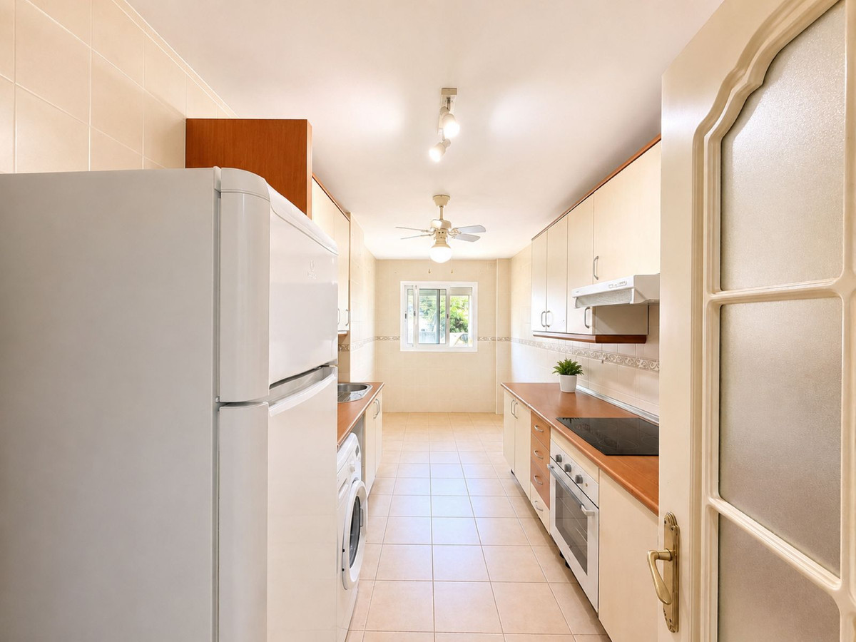 3 Bed Apartment for sale in Estepona Costa Del Sol, Málaga, Spain
