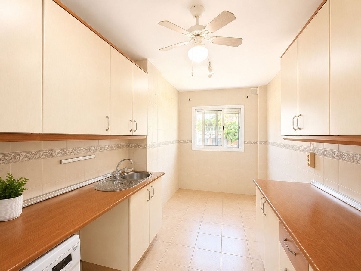 3 Bed Apartment for sale in Estepona Costa Del Sol, Málaga, Spain