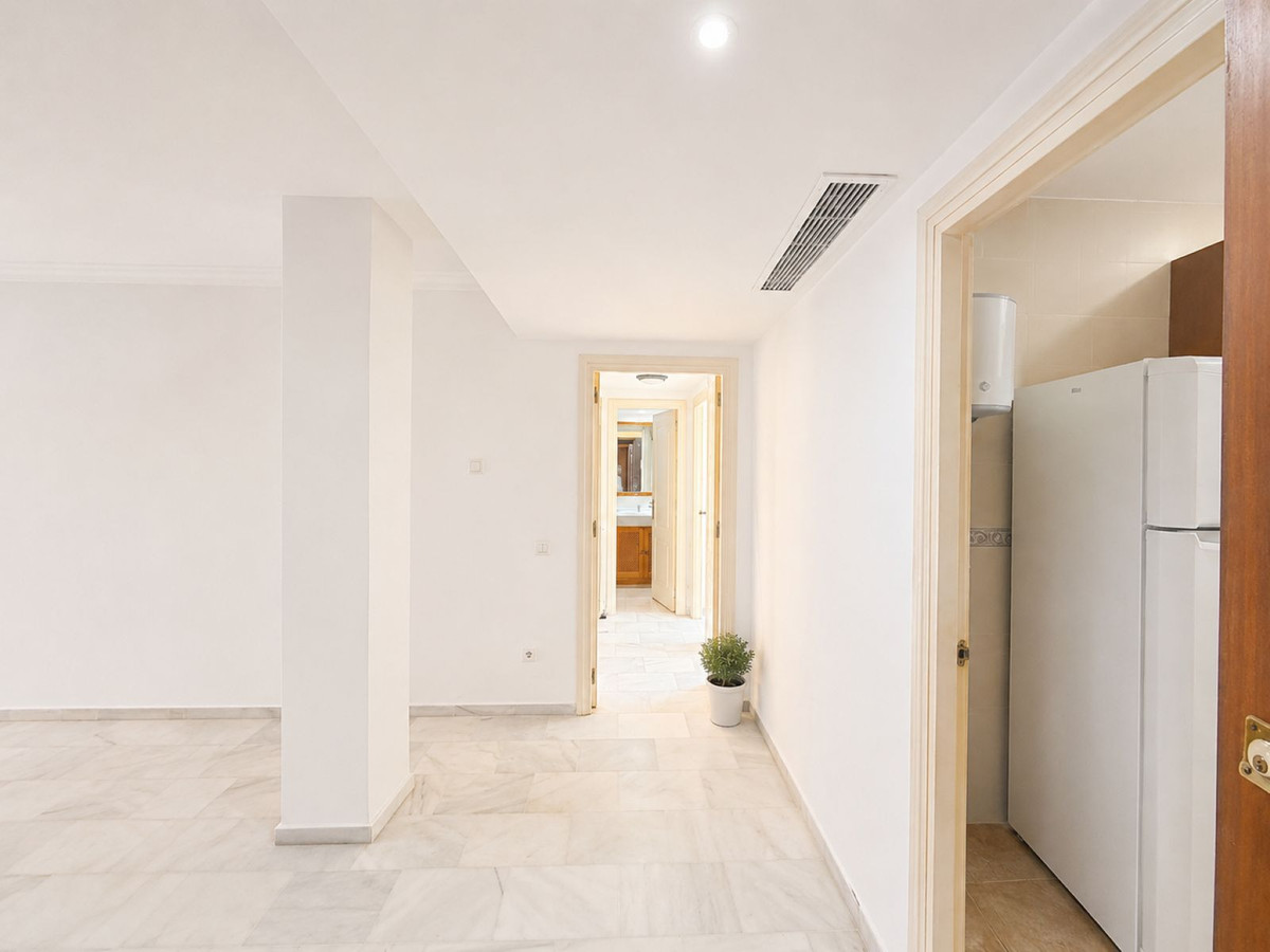 3 Bed Apartment for sale in Estepona Costa Del Sol, Málaga, Spain