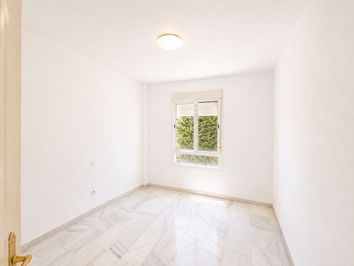3 Bed Apartment for sale in Estepona Costa Del Sol, Málaga, Spain