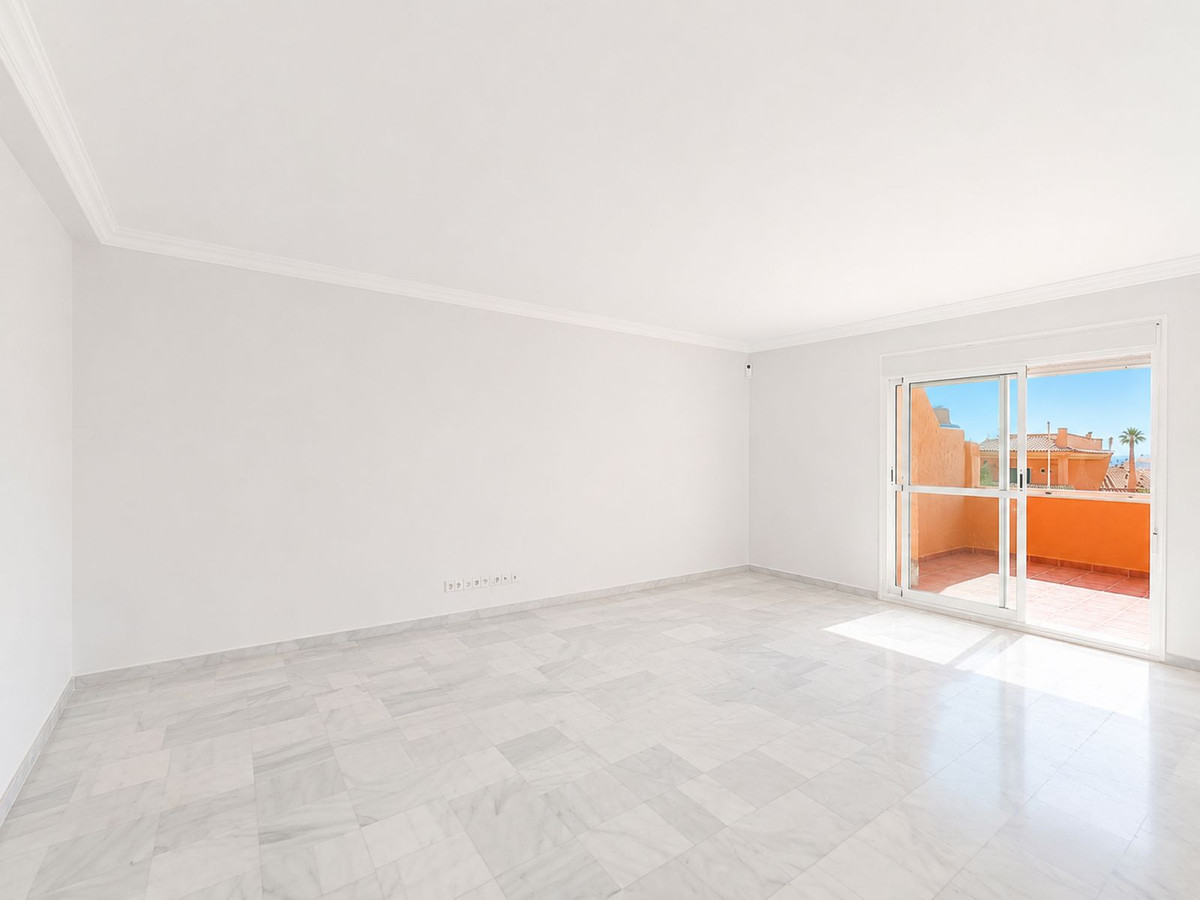 3 Bed Apartment for sale in Estepona Costa Del Sol, Málaga, Spain