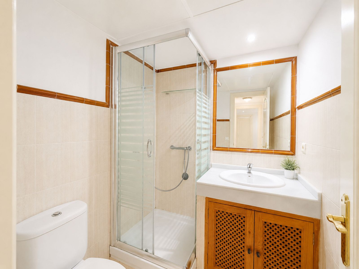 3 Bed Apartment for sale in Estepona Costa Del Sol, Málaga, Spain