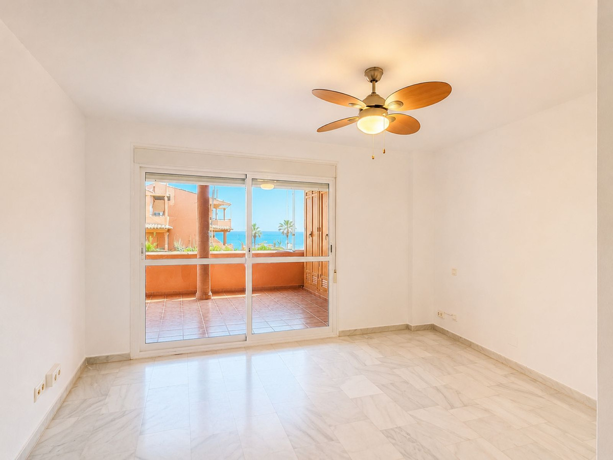 3 Bed Apartment for sale in Estepona Costa Del Sol, Málaga, Spain