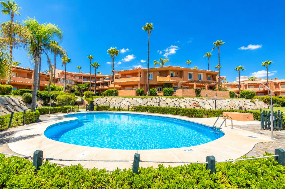 3 Bed Apartment for sale in Estepona Costa Del Sol, Málaga, Spain