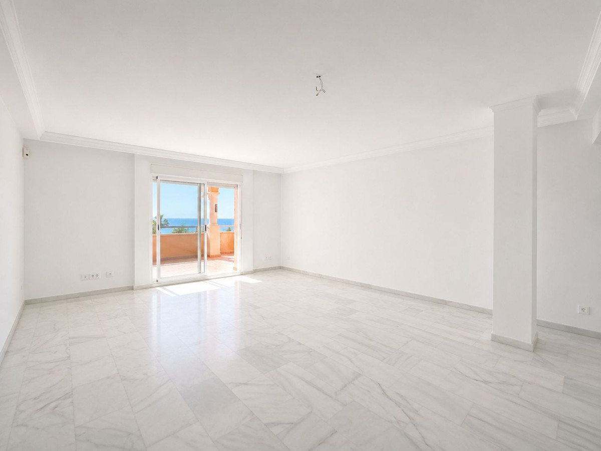 3 Bed Apartment for sale in Estepona Costa Del Sol, Málaga, Spain