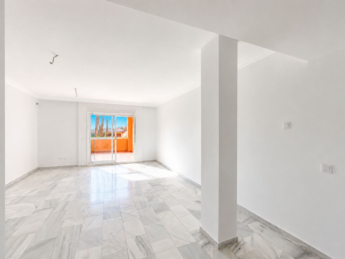 3 Bed Apartment for sale in Estepona Costa Del Sol, Málaga, Spain