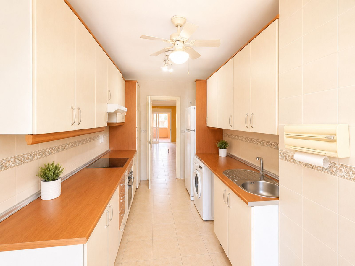 3 Bed Apartment for sale in Estepona Costa Del Sol, Málaga, Spain