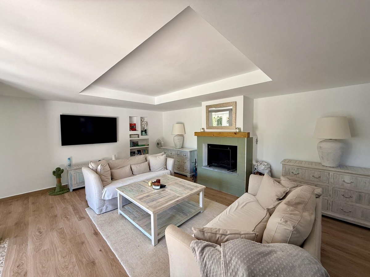 Se vende Villa - Chalet de 3 dormitorios en Costa Del Sol, Cadiz, España