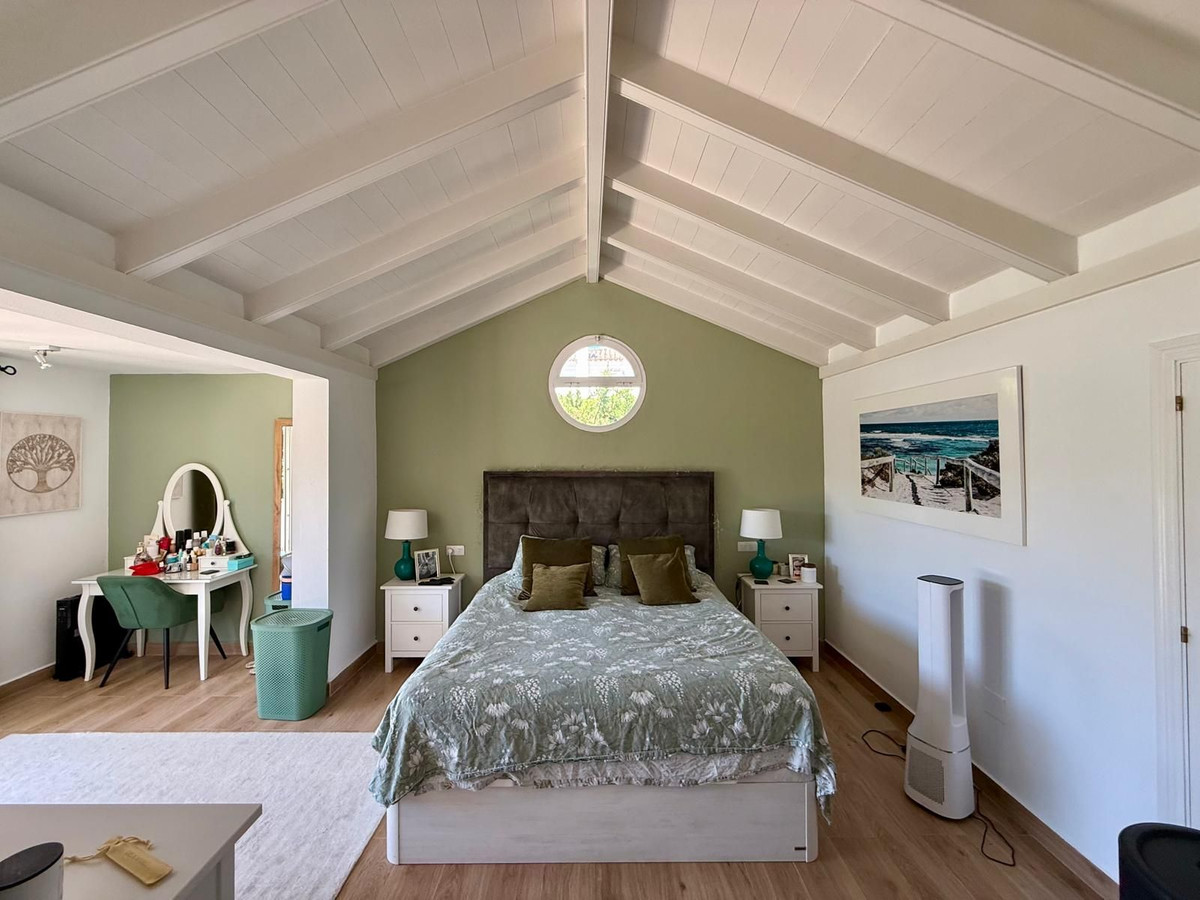 Se vende Villa - Chalet de 3 dormitorios en Costa Del Sol, Cadiz, España