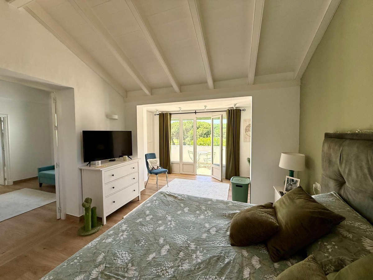Se vende Villa - Chalet de 3 dormitorios en Costa Del Sol, Cadiz, España