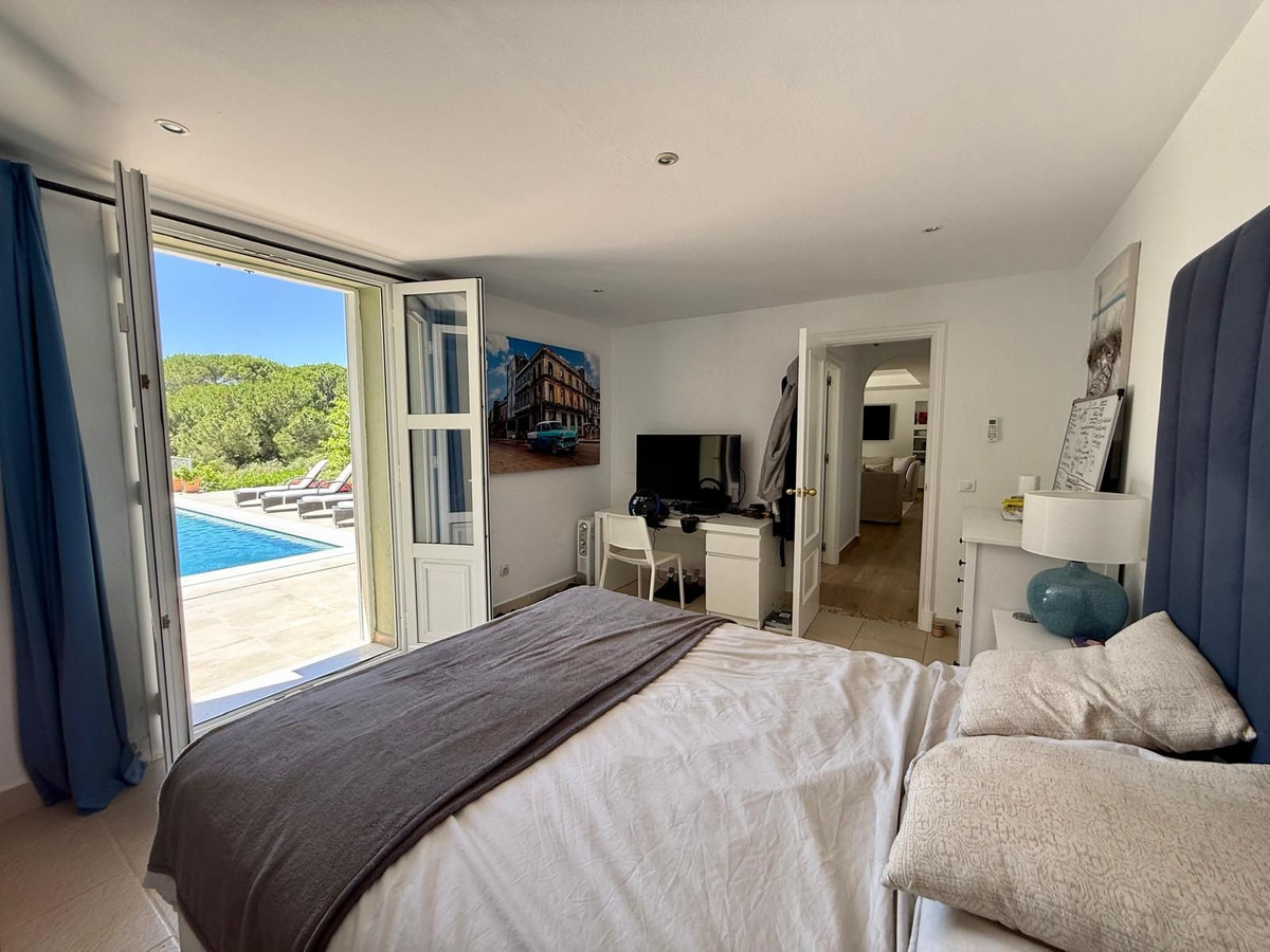 Se vende Villa - Chalet de 3 dormitorios en Costa Del Sol, Cadiz, España