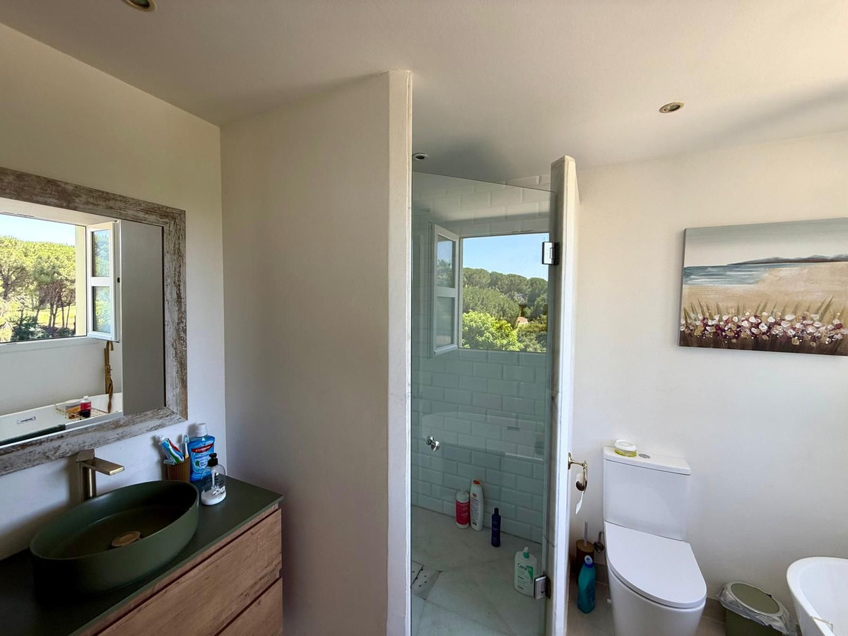 Se vende Villa - Chalet de 3 dormitorios en Costa Del Sol, Cadiz, España