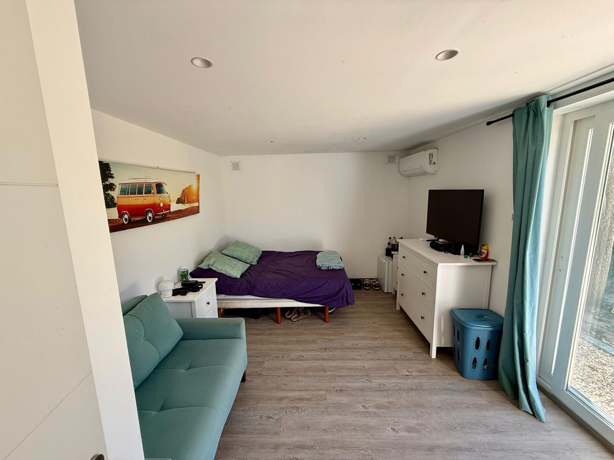 Se vende Villa - Chalet de 3 dormitorios en Costa Del Sol, Cadiz, España