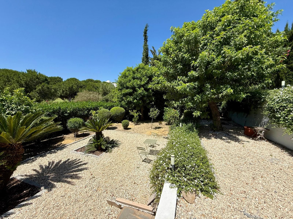 Se vende Villa - Chalet de 3 dormitorios en Costa Del Sol, Cadiz, España