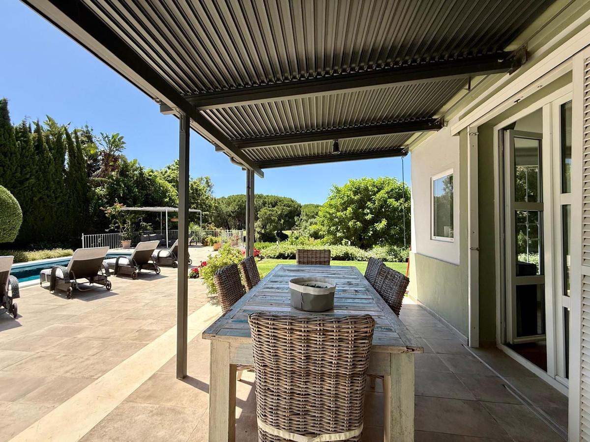 Se vende Villa - Chalet de 3 dormitorios en Costa Del Sol, Cadiz, España