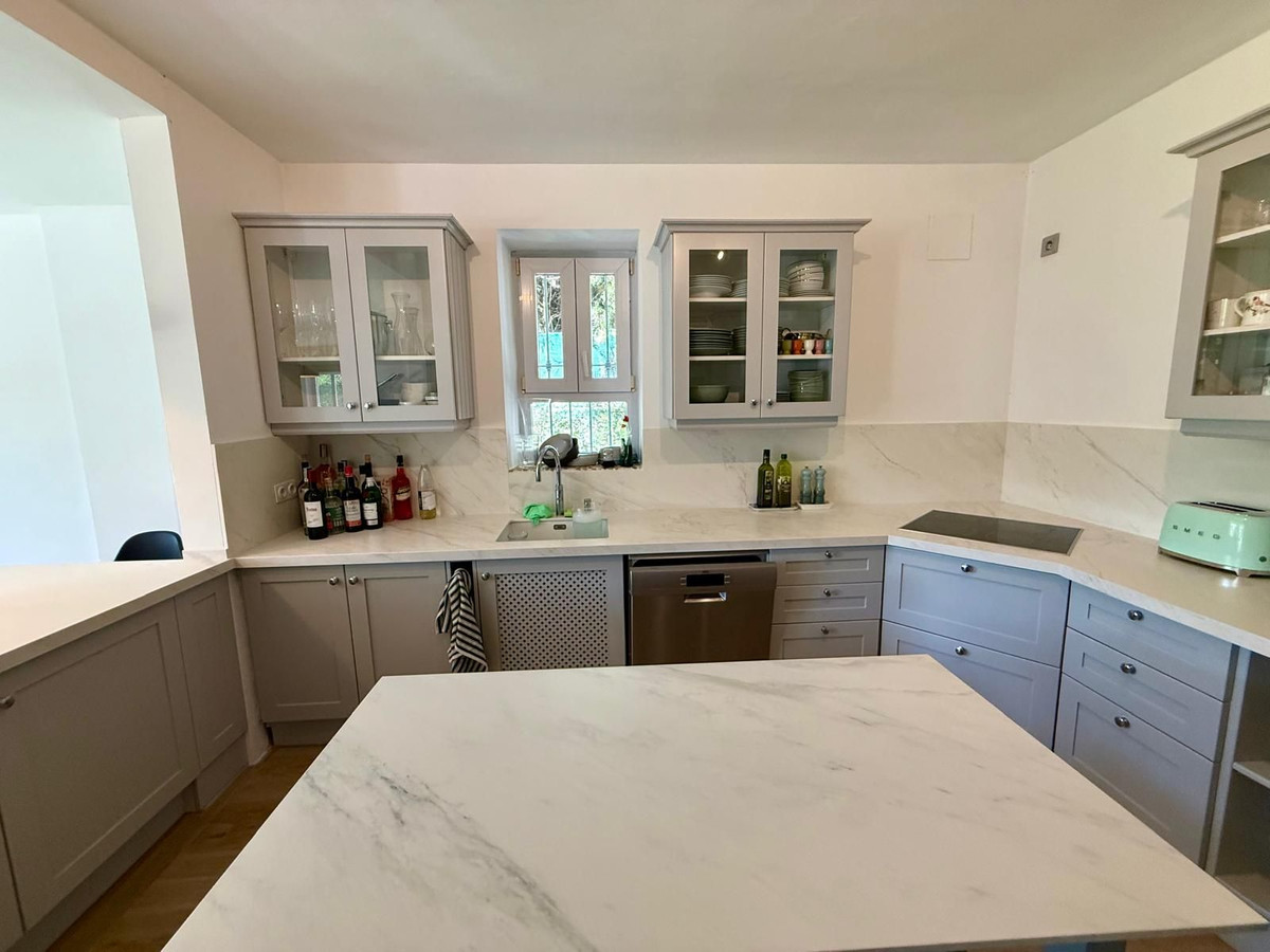 Se vende Villa - Chalet de 3 dormitorios en Costa Del Sol, Cadiz, España