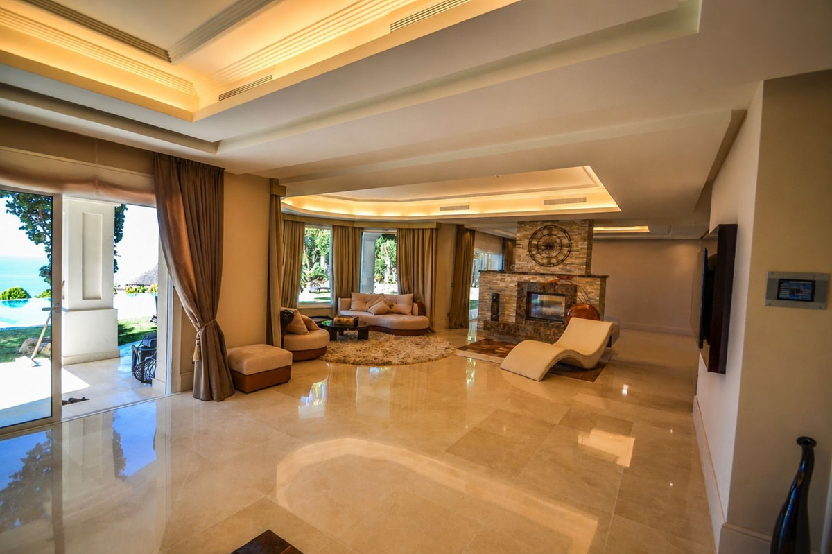 Se vende Villa - Chalet de 5 dormitorios en Costa Del Sol, Málaga, España