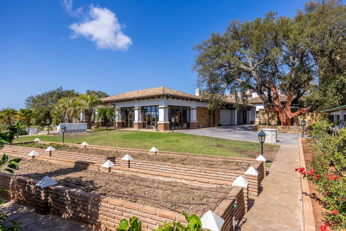 Se vende Villa - Chalet de 6 dormitorios en Costa Del Sol, Málaga, España