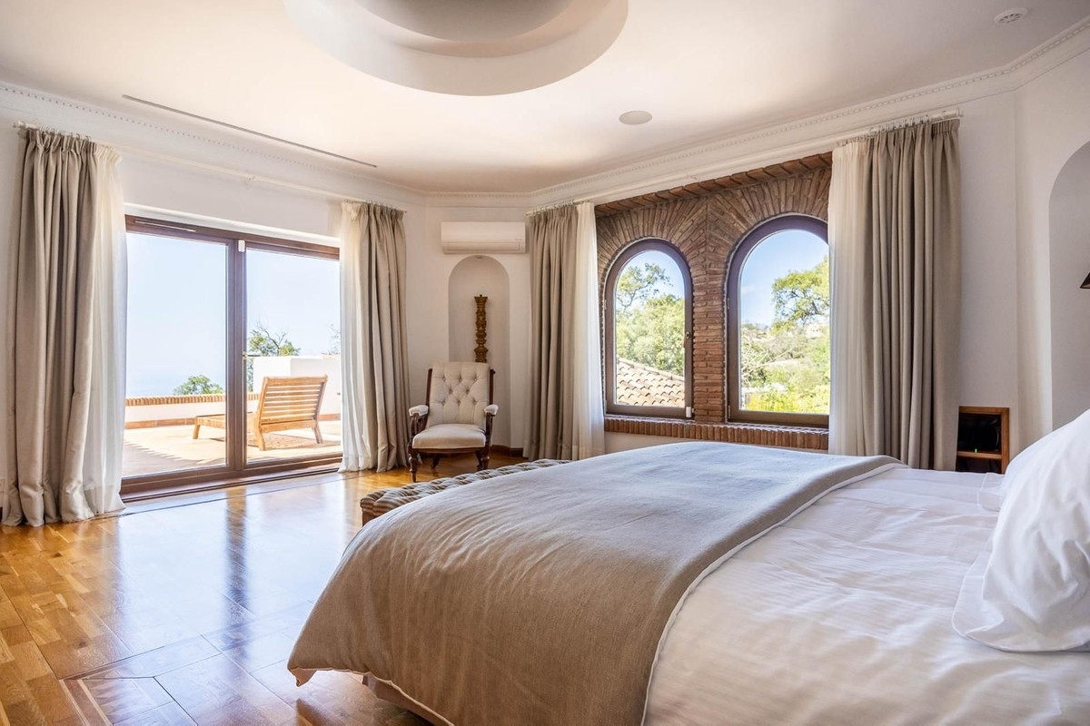 Se vende Villa - Chalet de 6 dormitorios en Costa Del Sol, Málaga, España
