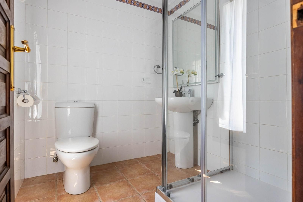 Se vende Villa - Chalet de 6 dormitorios en Costa Del Sol, Málaga, España