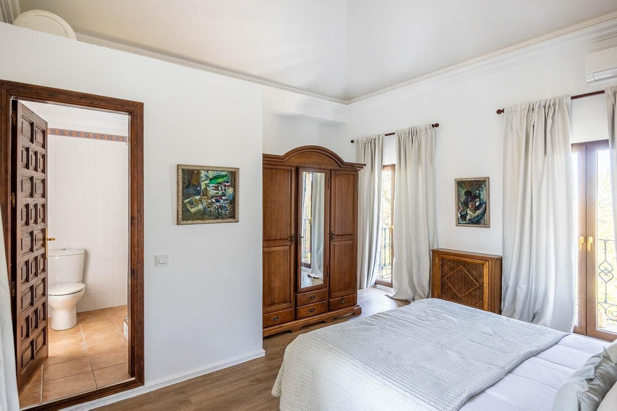 Se vende Villa - Chalet de 6 dormitorios en Costa Del Sol, Málaga, España