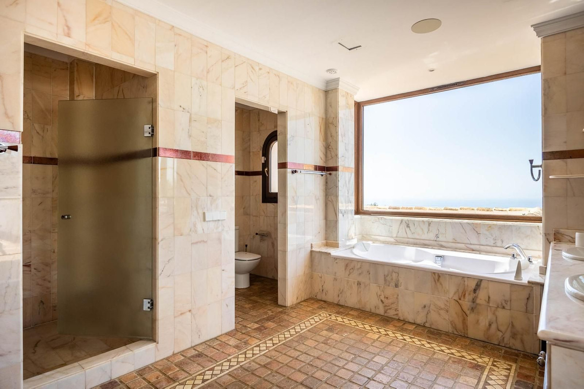 Se vende Villa - Chalet de 6 dormitorios en Costa Del Sol, Málaga, España