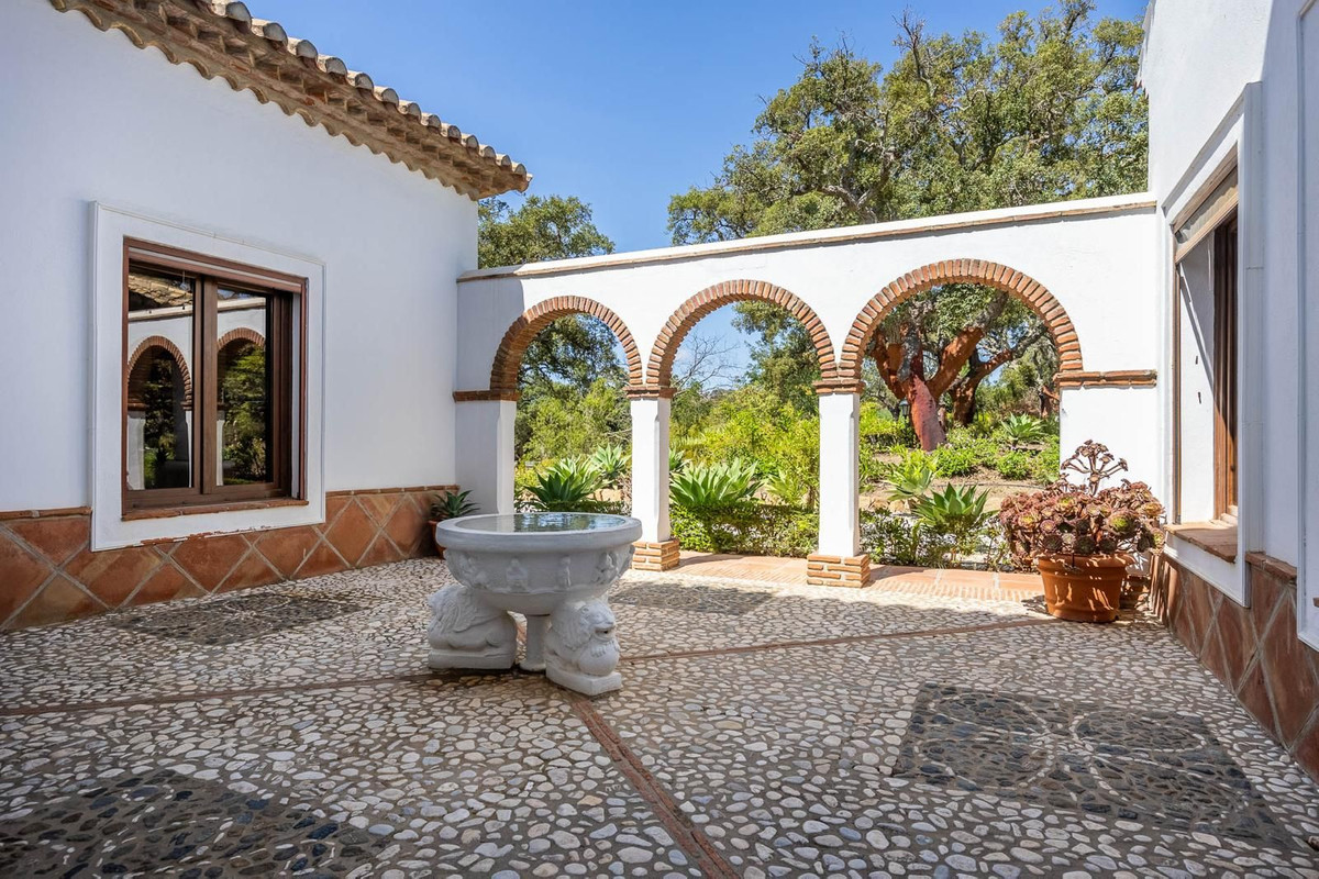 Se vende Villa - Chalet de 6 dormitorios en Costa Del Sol, Málaga, España