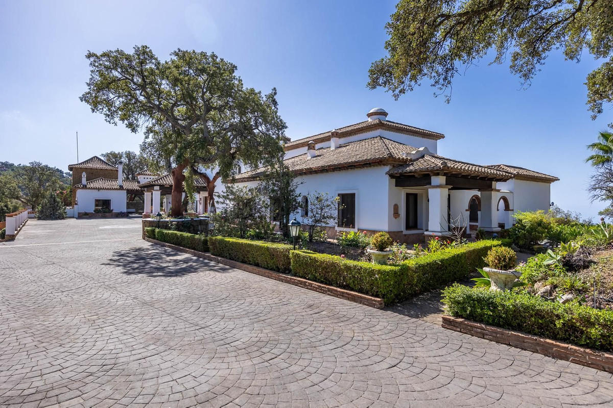 Se vende Villa - Chalet de 6 dormitorios en Costa Del Sol, Málaga, España
