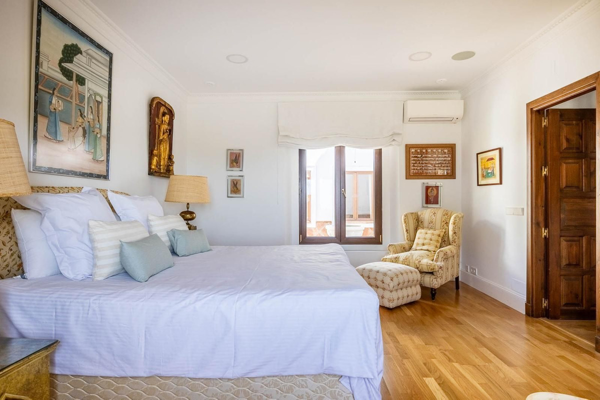 Se vende Villa - Chalet de 6 dormitorios en Costa Del Sol, Málaga, España