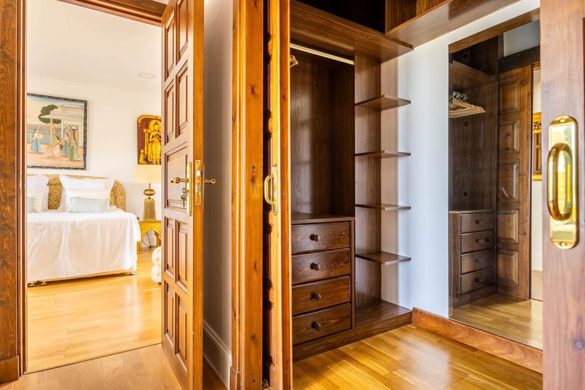 Se vende Villa - Chalet de 6 dormitorios en Costa Del Sol, Málaga, España