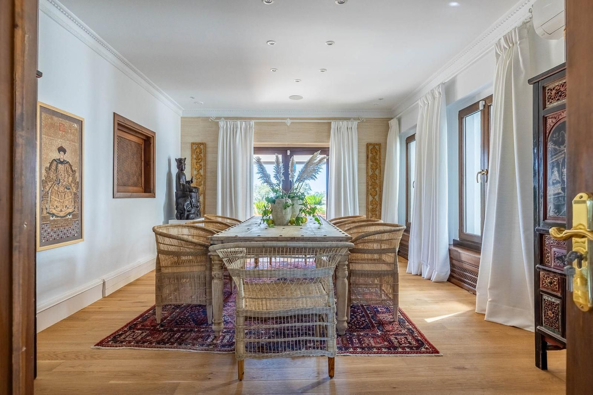 Se vende Villa - Chalet de 6 dormitorios en Costa Del Sol, Málaga, España
