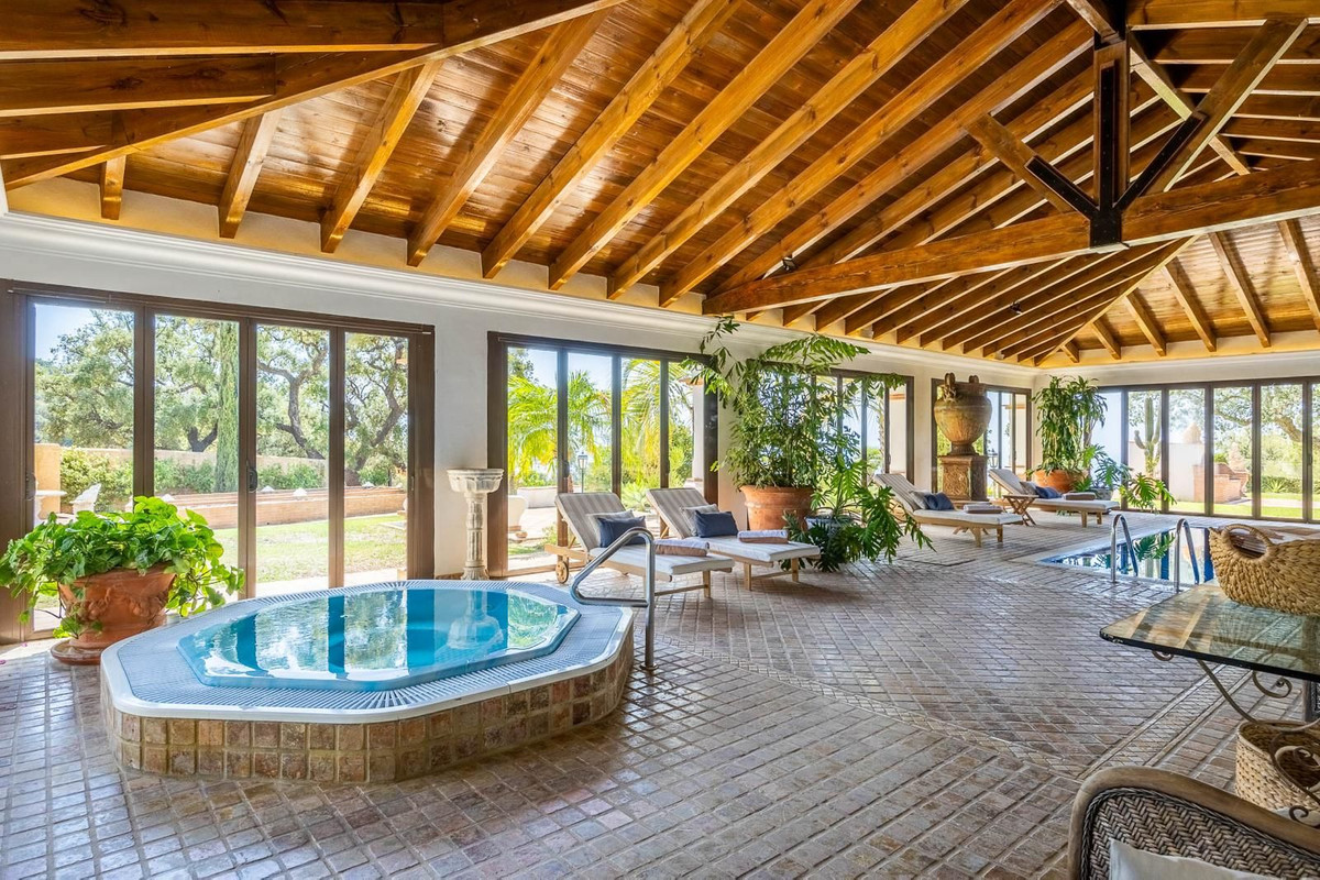 Se vende Villa - Chalet de 6 dormitorios en Costa Del Sol, Málaga, España