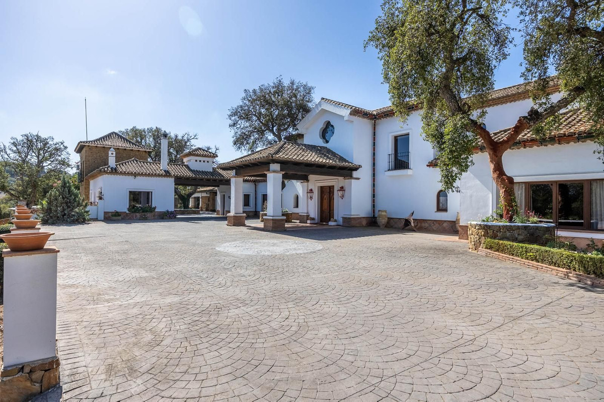 Se vende Villa - Chalet de 6 dormitorios en Costa Del Sol, Málaga, España