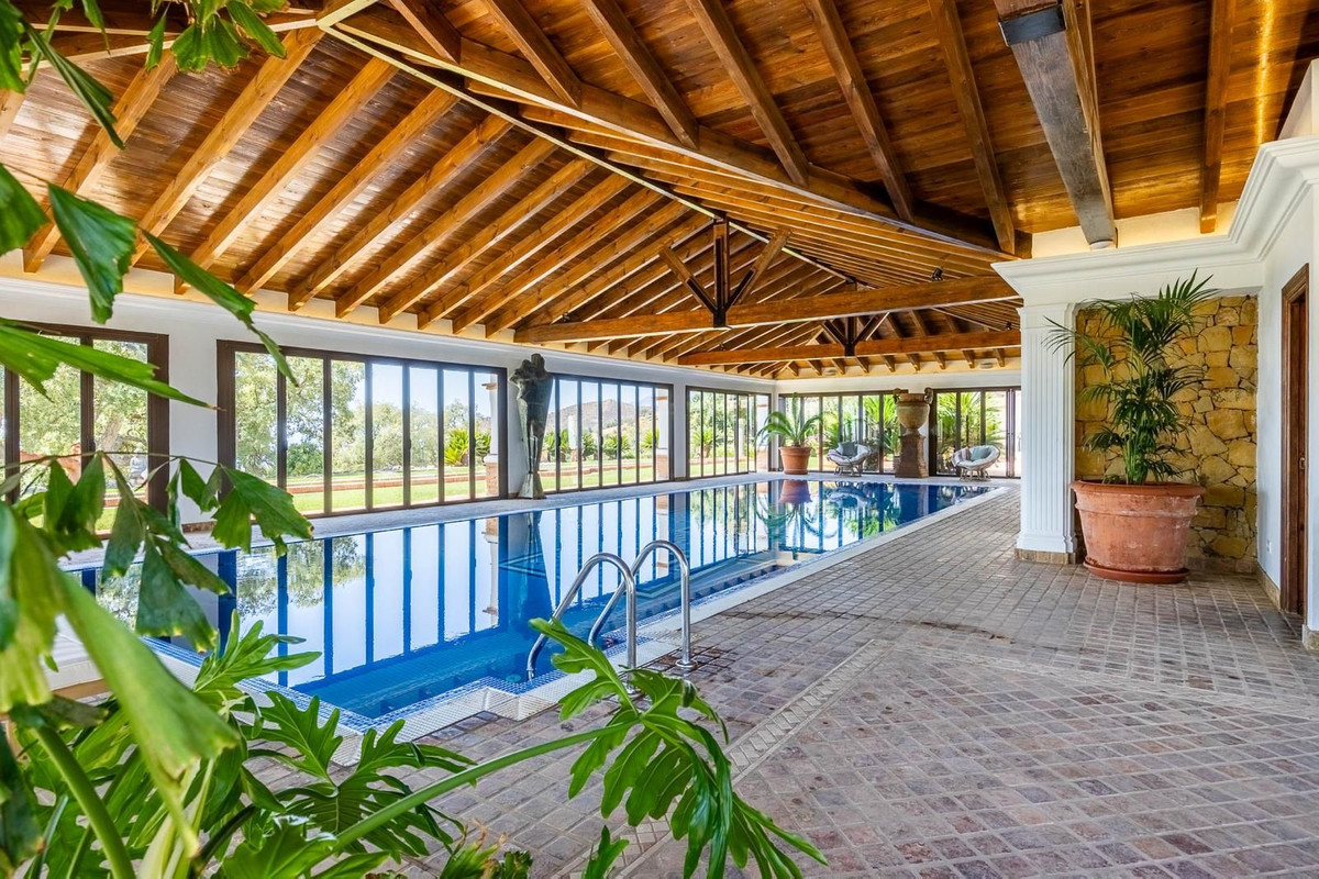 Se vende Villa - Chalet de 6 dormitorios en Costa Del Sol, Málaga, España