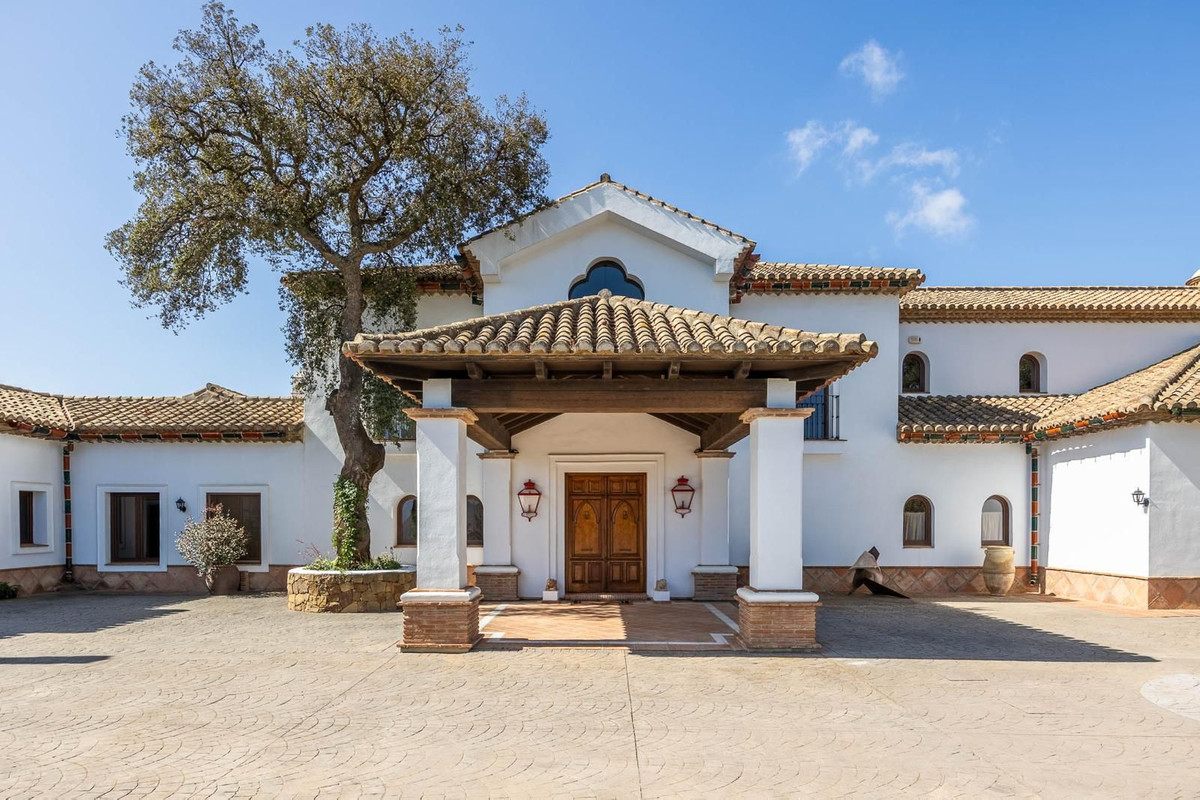 Se vende Villa - Chalet de 6 dormitorios en Costa Del Sol, Málaga, España