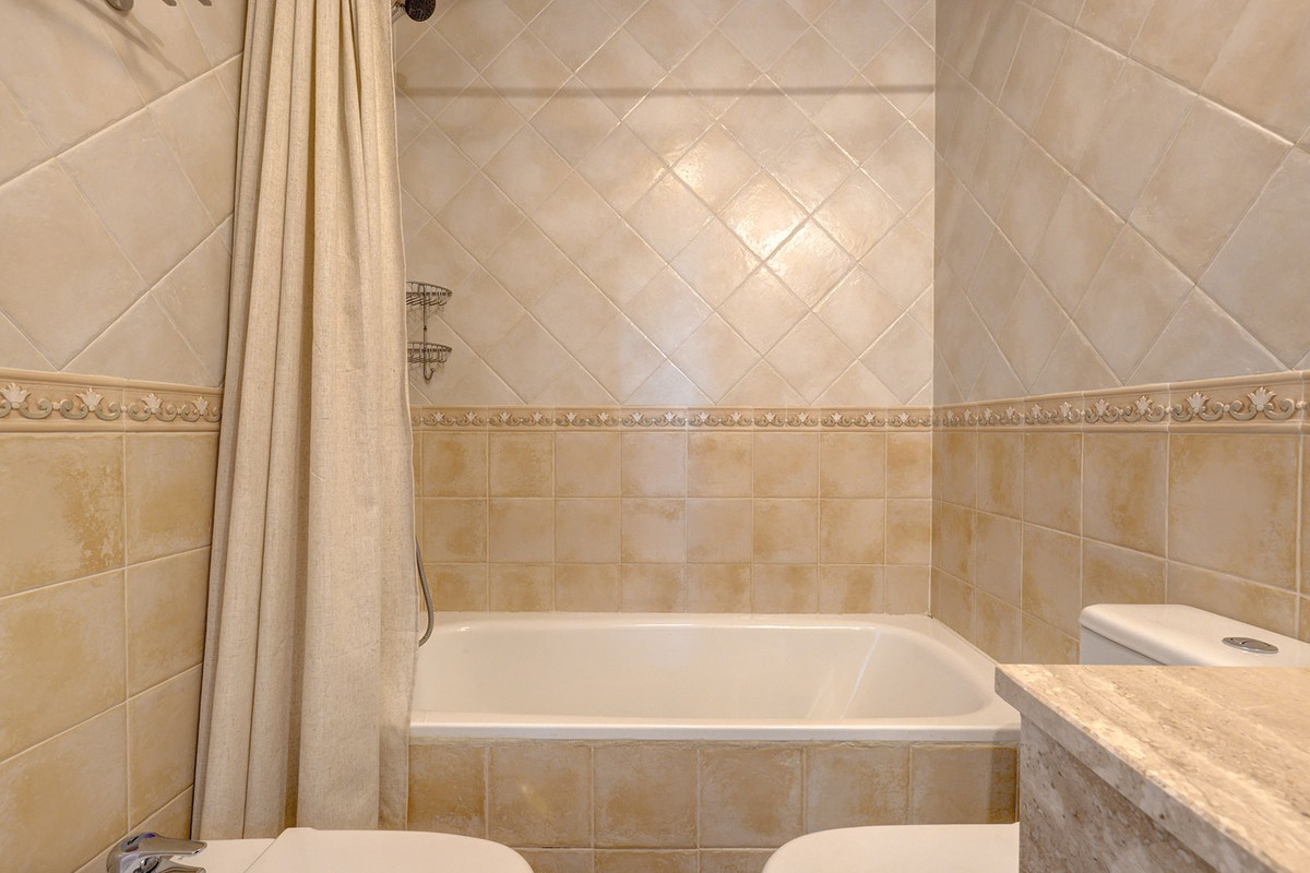 Se vende Apartamento Planta Baja de 2 dormitorios en Costa Del Sol, Málaga, España