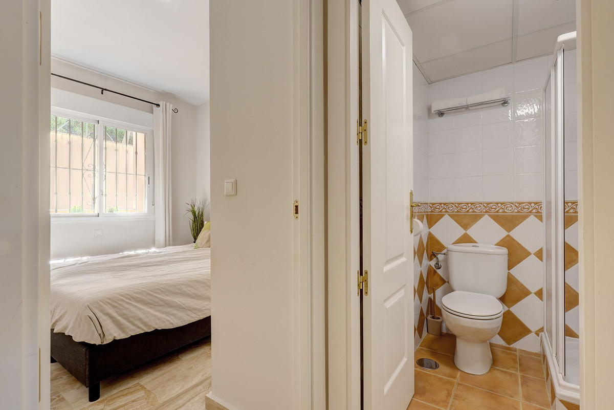Se vende Apartamento Planta Baja de 2 dormitorios en Costa Del Sol, Málaga, España