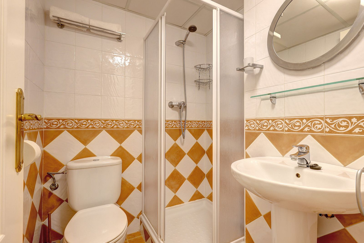 Se vende Apartamento Planta Baja de 2 dormitorios en Costa Del Sol, Málaga, España