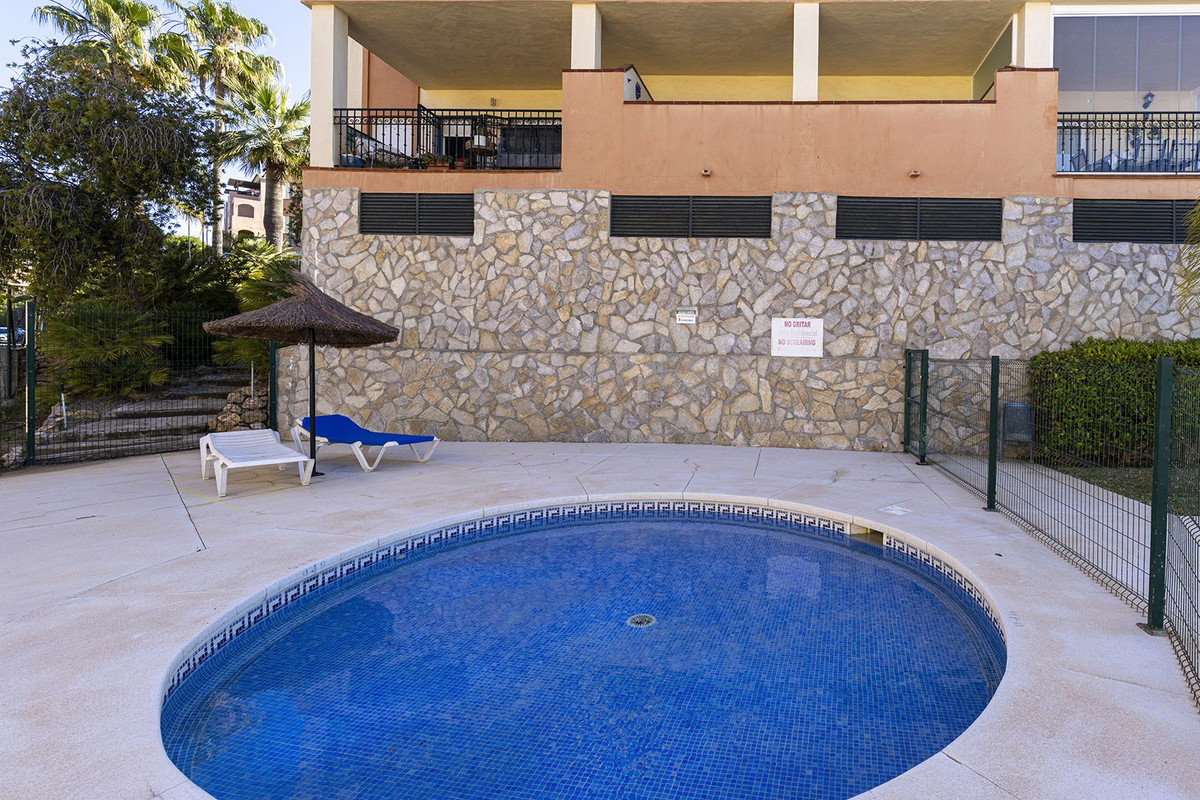 Se vende Apartamento Planta Baja de 2 dormitorios en Costa Del Sol, Málaga, España