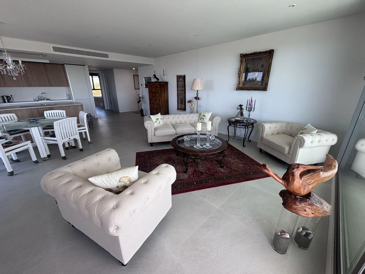 3 Bed Apartment for sale in Selwo Costa Del Sol, Málaga, Spain