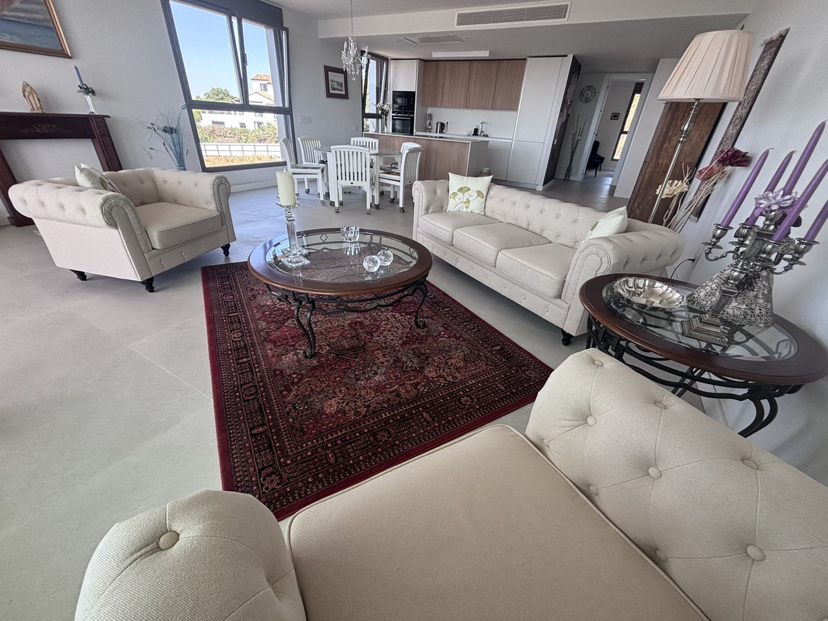 3 Bed Apartment for sale in Selwo Costa Del Sol, Málaga, Spain