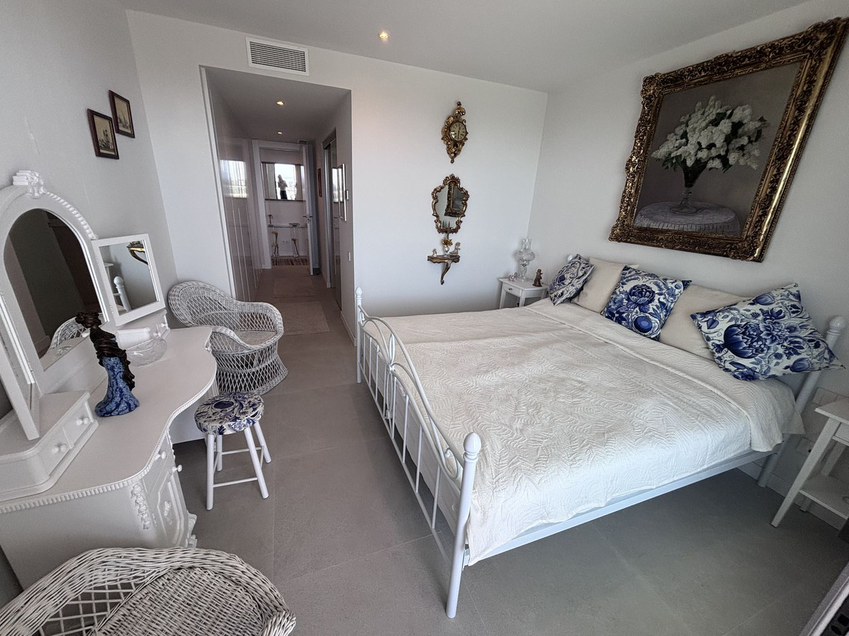 3 Bed Apartment for sale in Selwo Costa Del Sol, Málaga, Spain