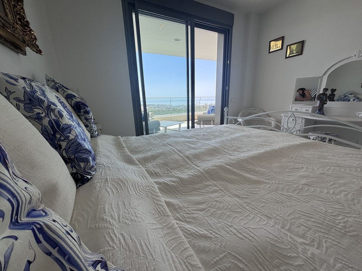3 Bed Apartment for sale in Selwo Costa Del Sol, Málaga, Spain