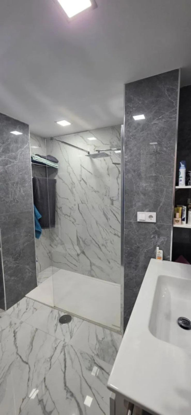 Se vende Apartamento Planta Media de 2 dormitorios en Costa Del Sol, Málaga, España