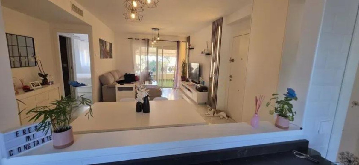 Se vende Apartamento Planta Media de 2 dormitorios en Costa Del Sol, Málaga, España