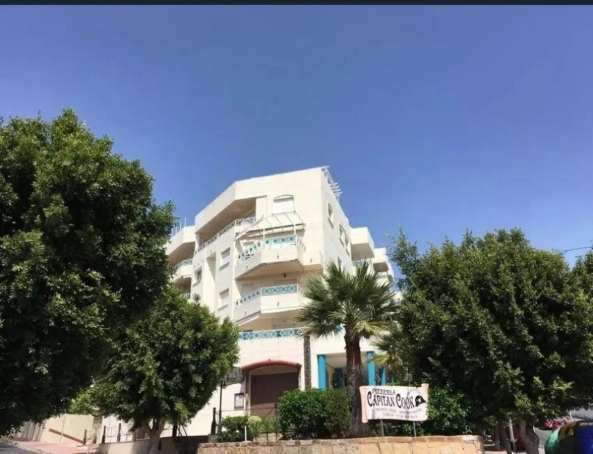 Se vende Apartamento Planta Media de 2 dormitorios en Costa Del Sol, Málaga, España