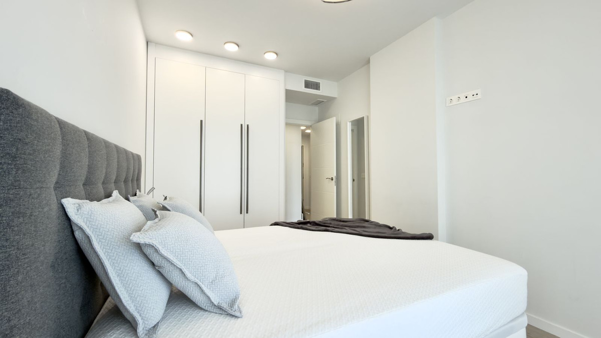 Se vende Apartamento Planta Media de 3 dormitorios en Costa Del Sol, Málaga, España