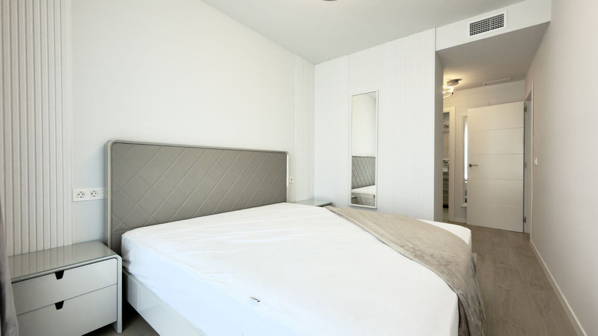 Se vende Apartamento Planta Media de 3 dormitorios en Costa Del Sol, Málaga, España