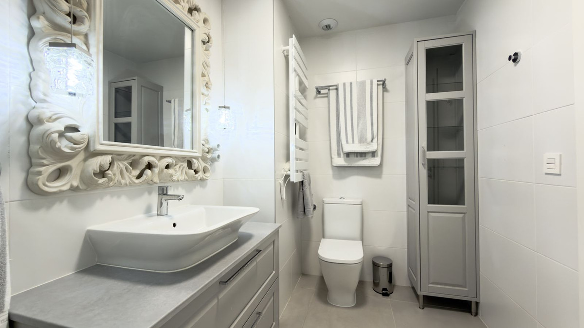 Se vende Apartamento Planta Media de 3 dormitorios en Costa Del Sol, Málaga, España